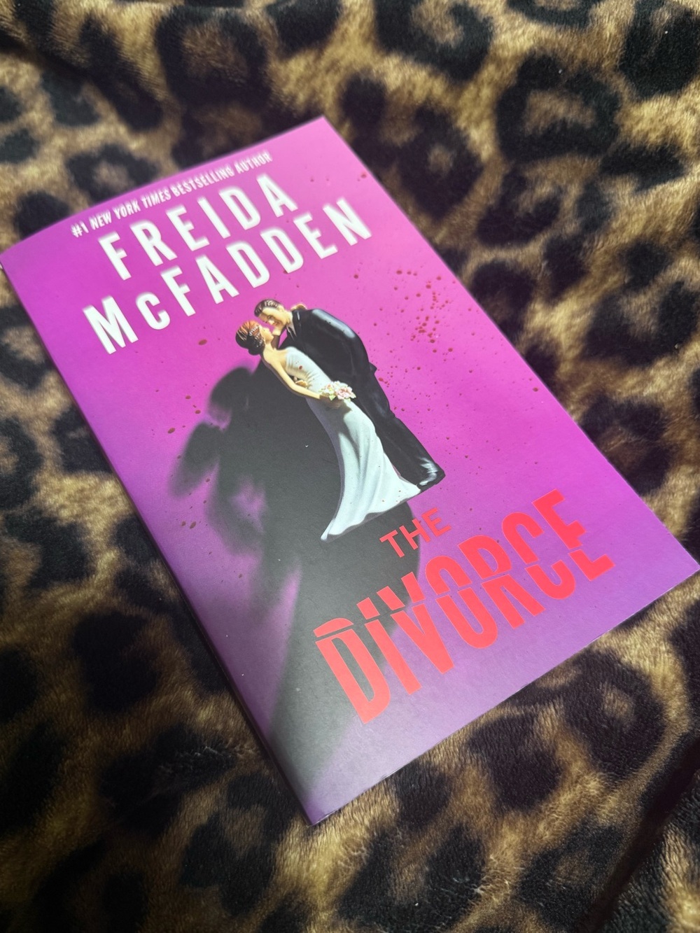 Freida McFadden "The Divorce" Paperback Book - Bright Magenta Cover